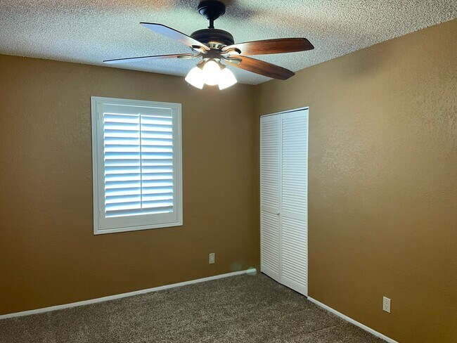 Building Photo - OWNER'S SUMMER SPECIAL-$300 OFF first 3 months! Sparkling Pool Home!