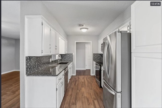 Building Photo - 4646 SE Caber Cir