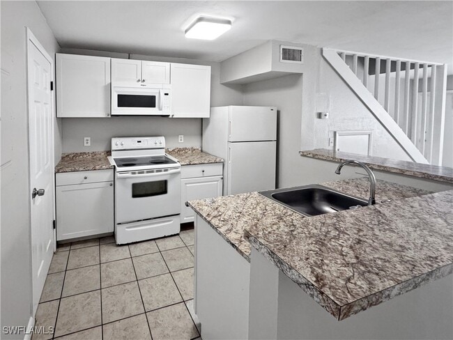 Building Photo - 6635 Warwick Cir