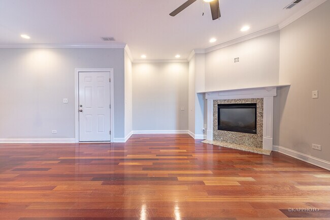 Building Photo - 4418 S Indiana Ave