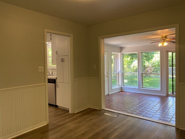 Building Photo - 3 Bed 1 Bath w/ 1 car garage West-Side Fort Collins Ranch