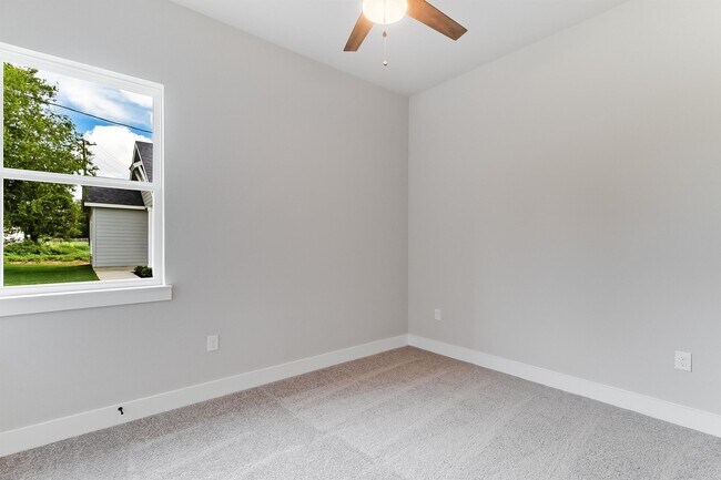 Building Photo - 1255 Pecan Valley Dr