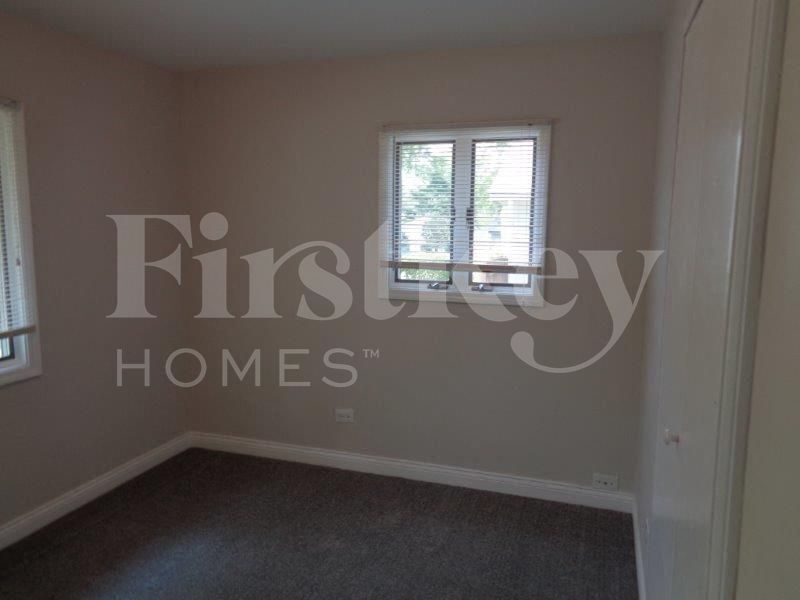 Building Photo - 451 E Mulberry Ct