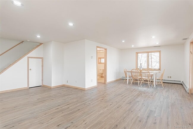 Building Photo - 461 NY-199
