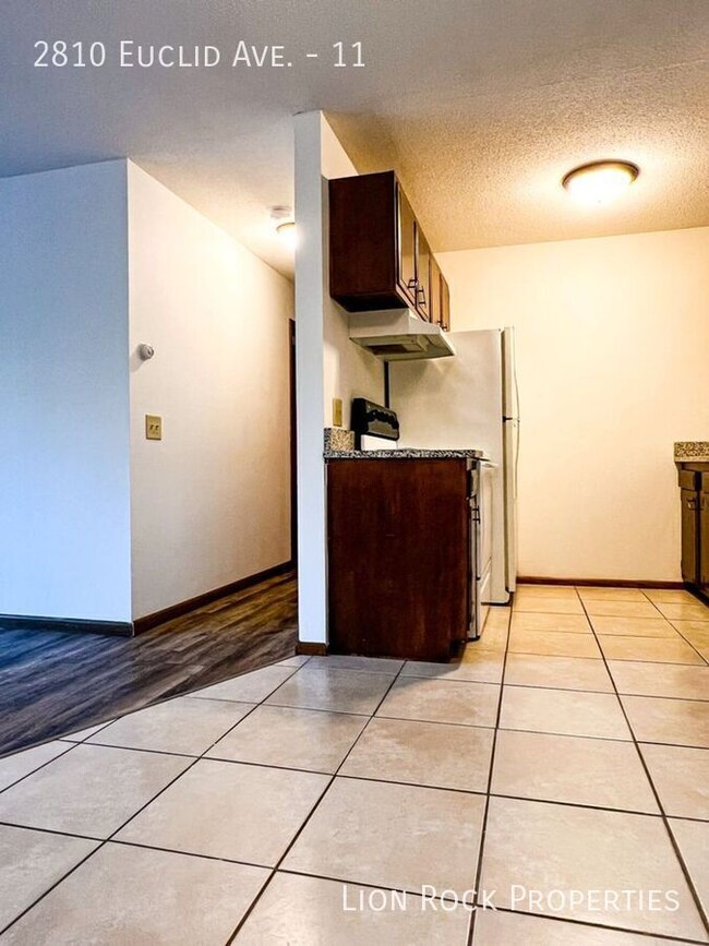 Building Photo - Pet Friendly! Charming 2-Bedroom Apartment...