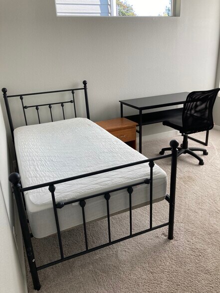 Primary Photo - 5137 125th St NE