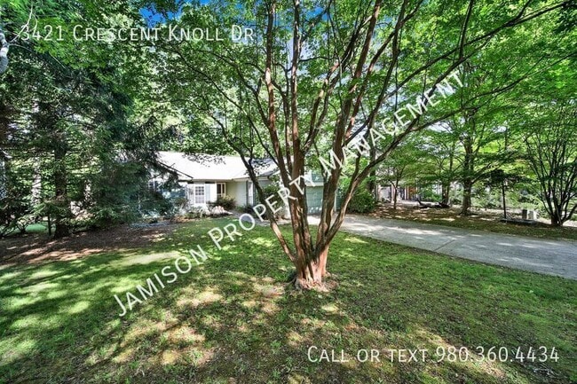 Building Photo - 3421 Crescent Knoll Dr
