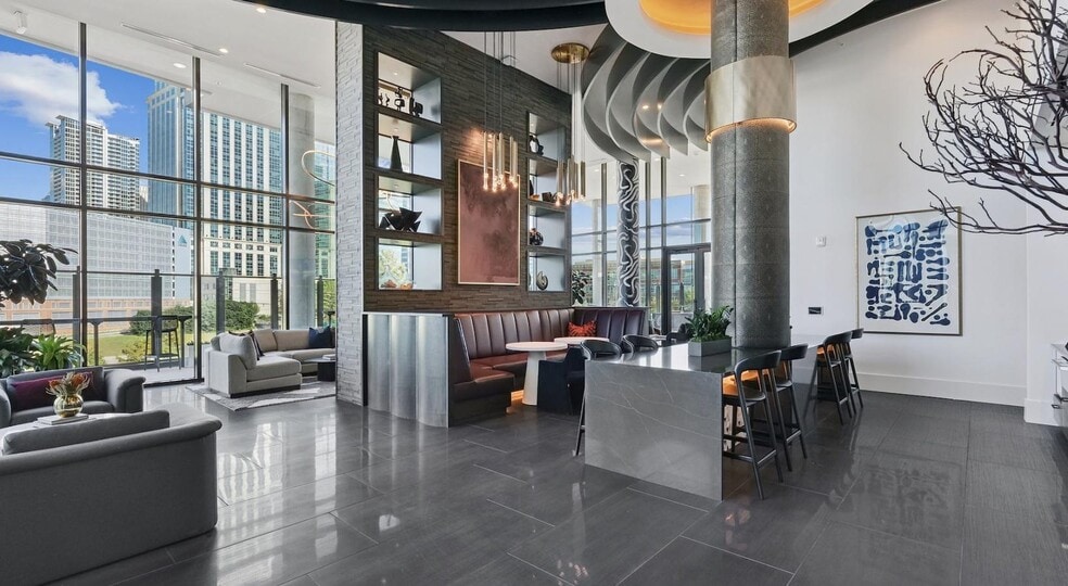 Building Photo - 1007 S Mint St