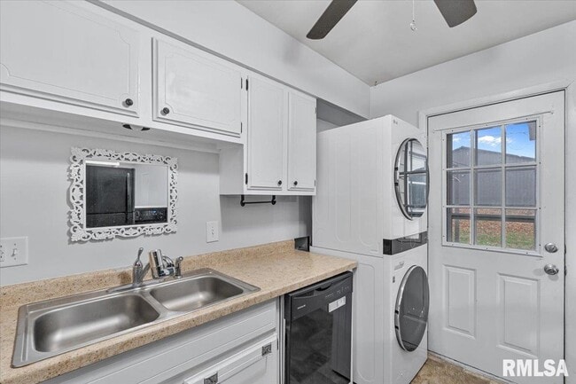 Building Photo - 925 2nd Ave E