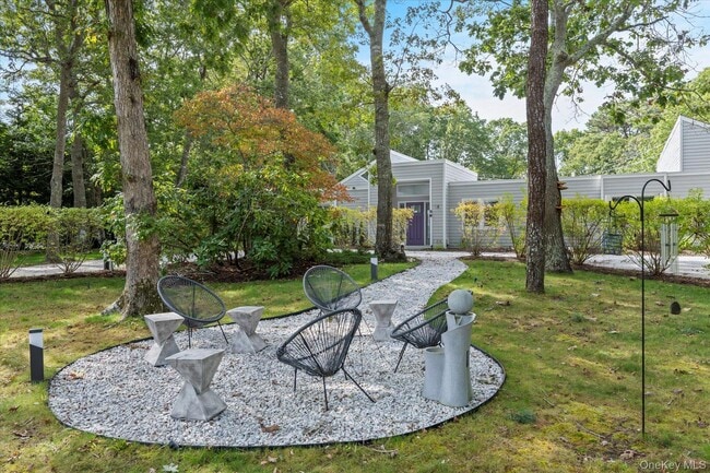 Building Photo - 5 Lakewood Ln