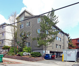 Building Photo - 4230 NE 8th Ave