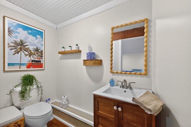 Building Photo - 5BR Retreat w/ Private Indoor Pool In Greensburg