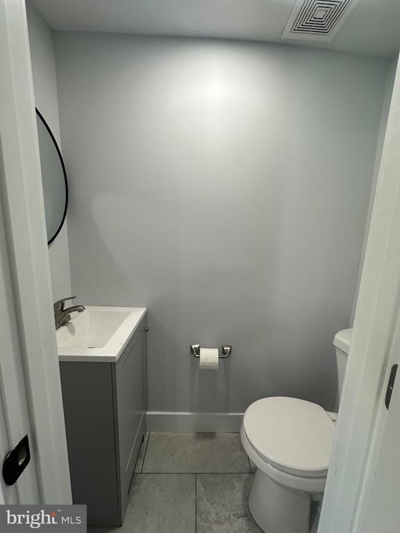 Building Photo - 603-607 Main St