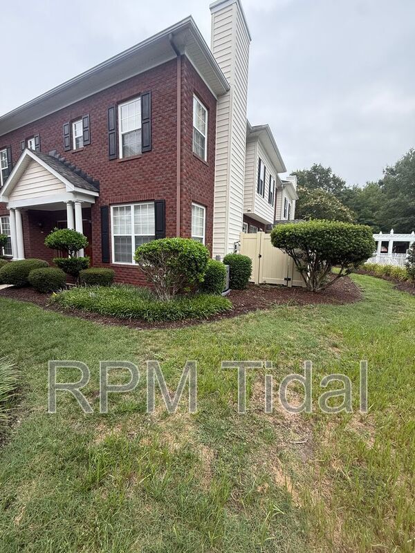 Building Photo - 5813 Ludington Dr