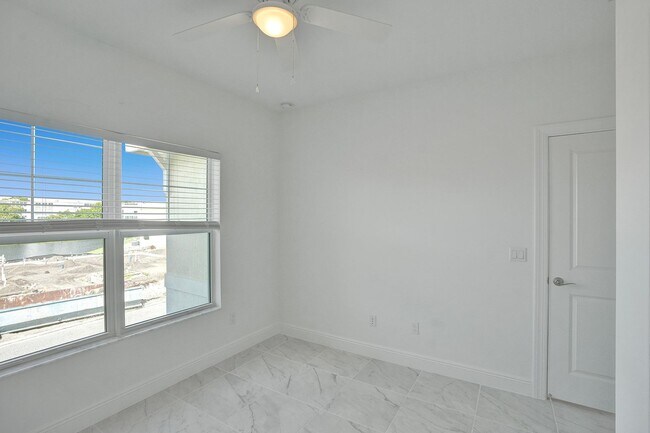 Building Photo - Gorgeous Brand New 3 Bedroom 2 Bath (2-story) Townhouse in Deerfield Beach