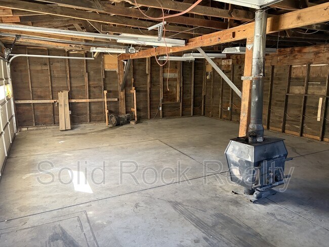 Building Photo - 212 Karr Rd