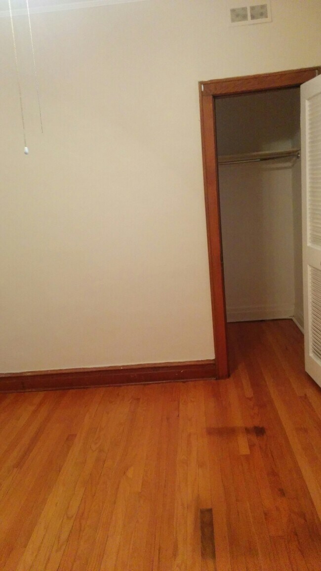 Building Photo - 5848 N Moody Ave