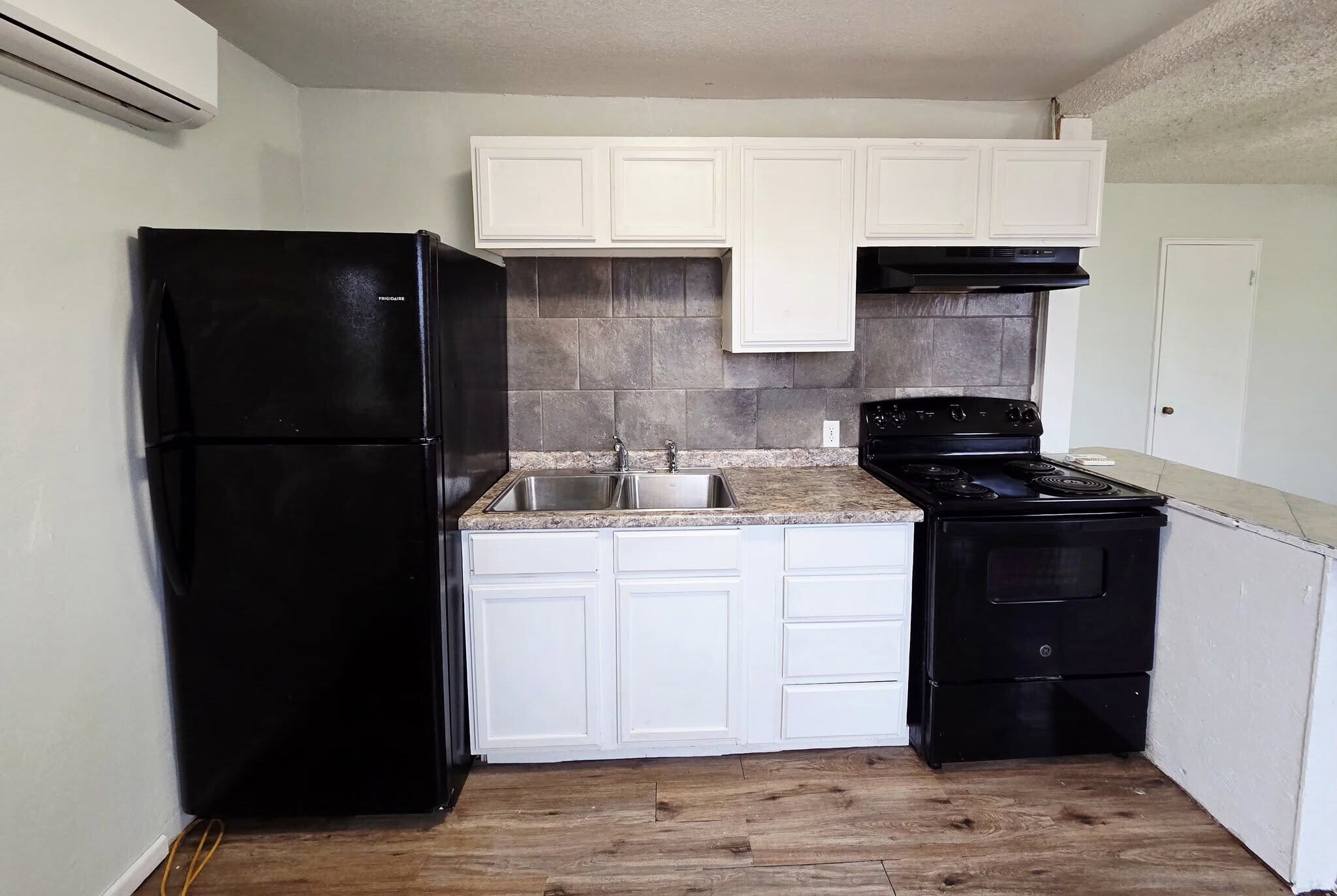 Building Photo - 1504 Sycamore St