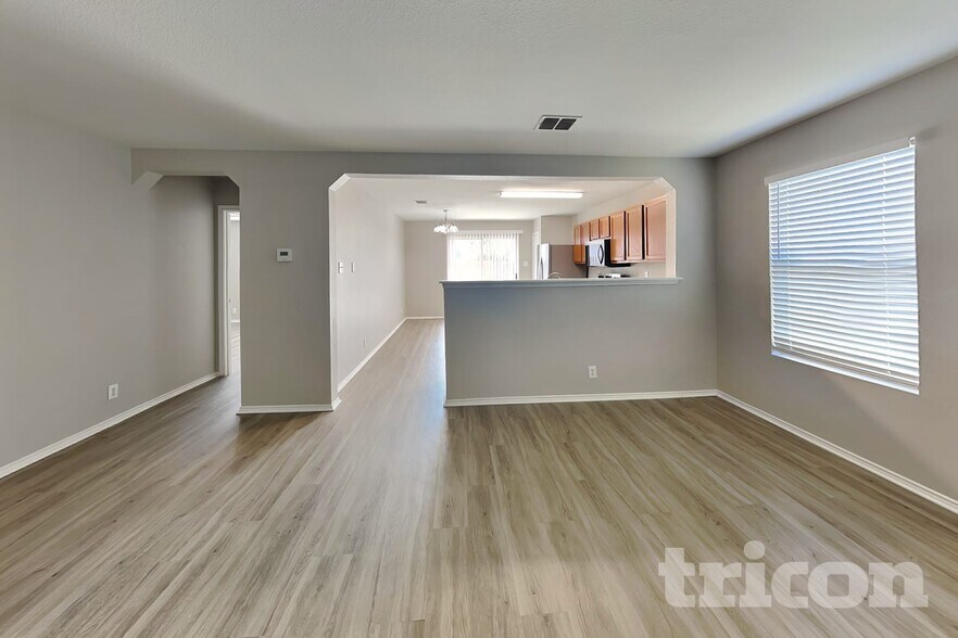 Building Photo - 8230 Deer Creek Run