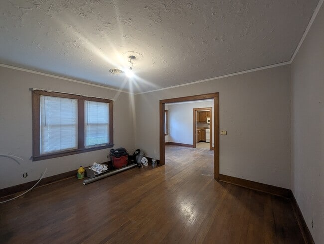 Building Photo - 1713 W Church St