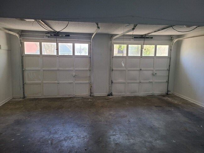 Building Photo - QUESTIONS PLEASE CONTACT LANCE GARNER 501-912-6020