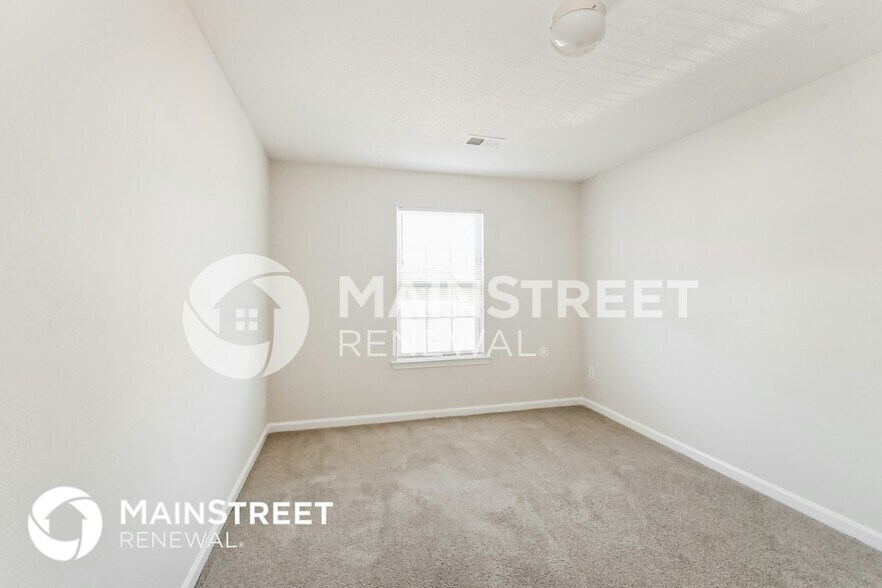 Building Photo - 4690 Royal View Dr