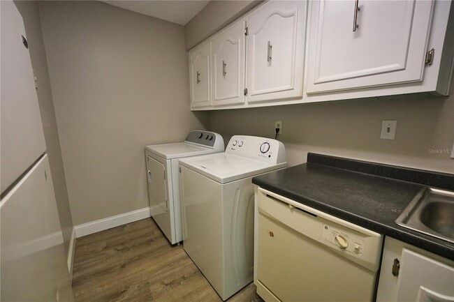 Building Photo - 512 Orange Dr