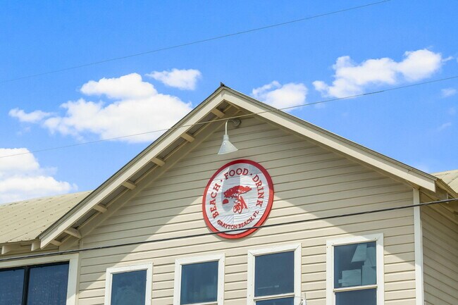 Building Photo - 1732 W County Hwy 30A