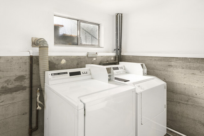 Shared Laundry - 5516 26th Ave NE