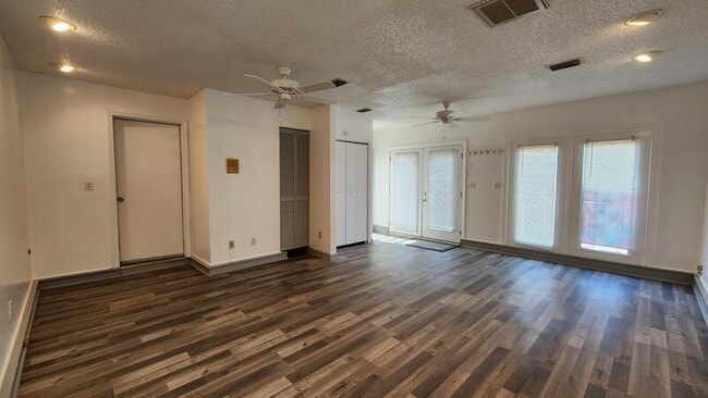 Building Photo - 1585 Devon Way