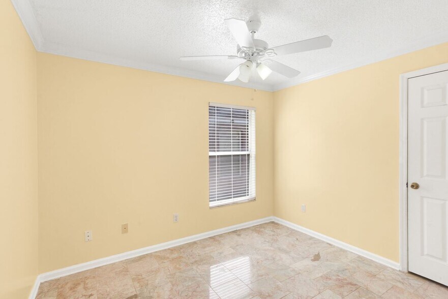 Building Photo - 126 N Weathersfield Ave