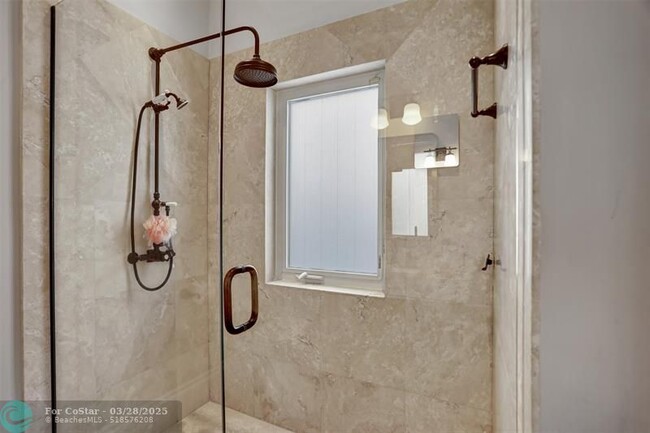 Building Photo - 1304 Mandarin Isle