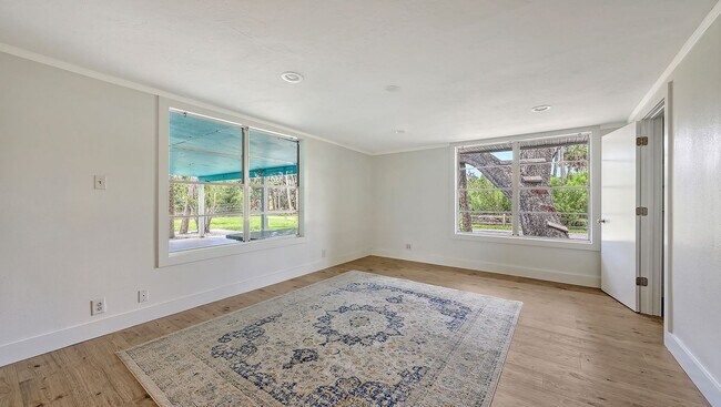 Building Photo - Completely Remodeled Home With Stunning Ri...