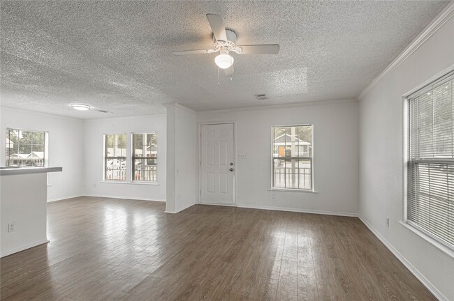 Building Photo - 145 Varsity Drive