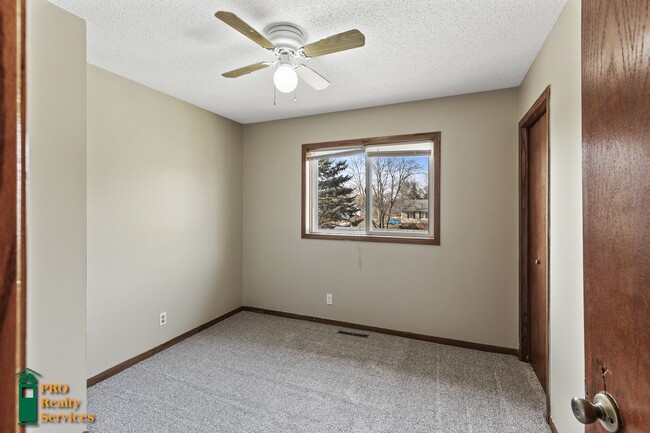 Building Photo - 3 bedroom Townhome in Inver Grove Heights