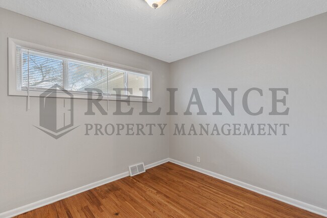 Building Photo - 5110 E Pawnee St