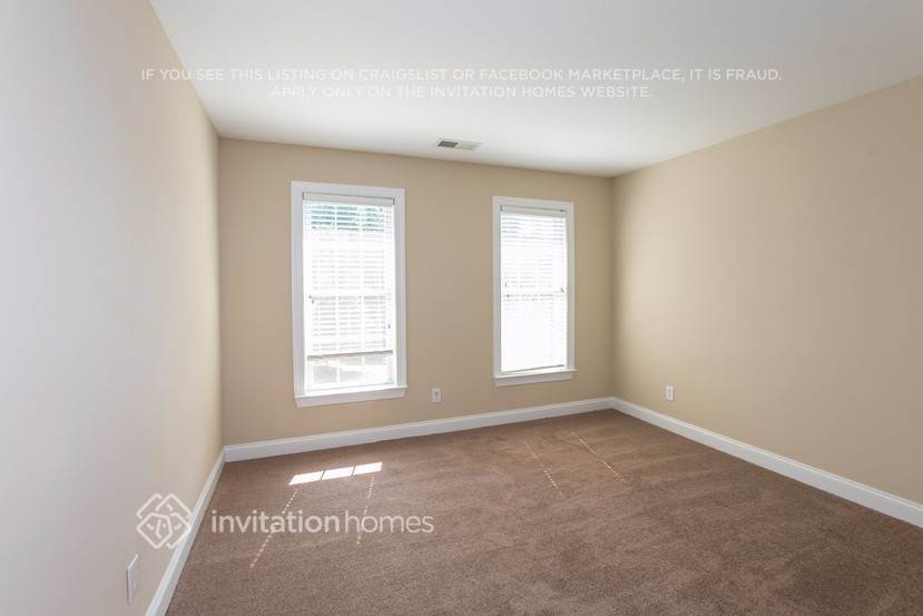 Building Photo - 7000 Weddington Brook Dr