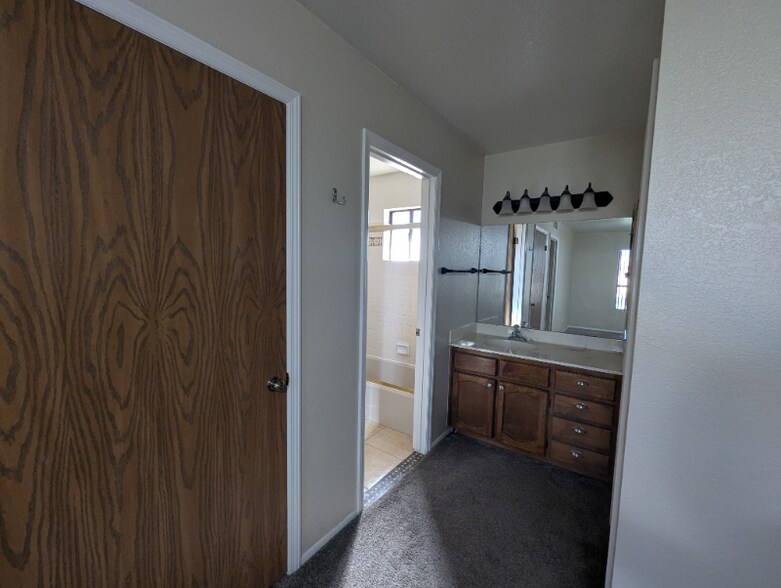 Building Photo - 4437 E Covina St