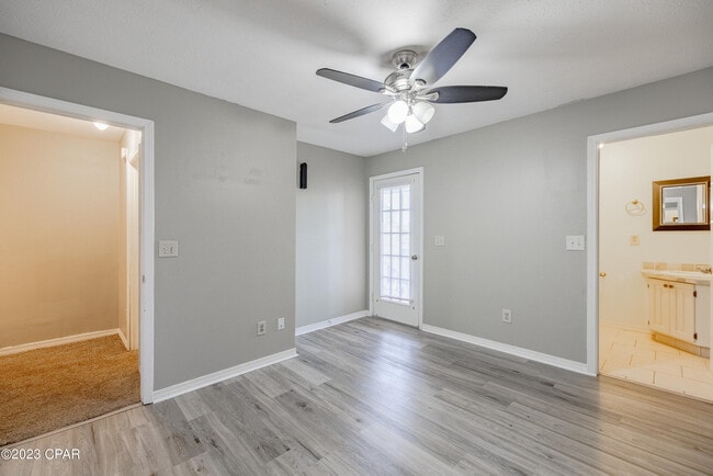 Building Photo - 191 White Sandy Dr