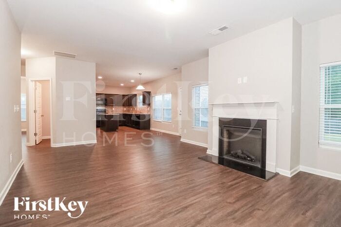 Building Photo - 1425 Cragston Dr