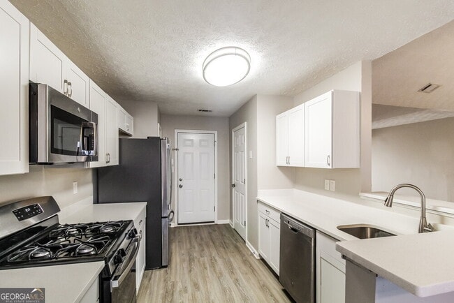Building Photo - 1376 Trafalgar Way