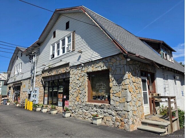 Building Photo - 534 NY-32