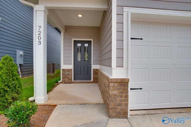 Building Photo - 7203 Chatfield Wy NW