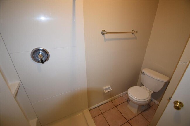 Building Photo - 1204 Honeytree Ln W