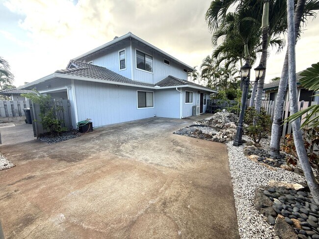 Building Photo - MALANAI IN KAPOLEI - 3 BDRM/2.5 BATH/ENCLOSED GARAGE