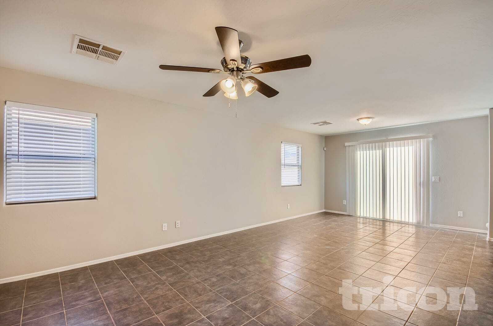 Building Photo - 13301 E Primrose Ln