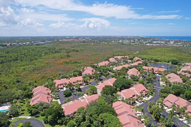 Building Photo - 204 Sea Oats Dr