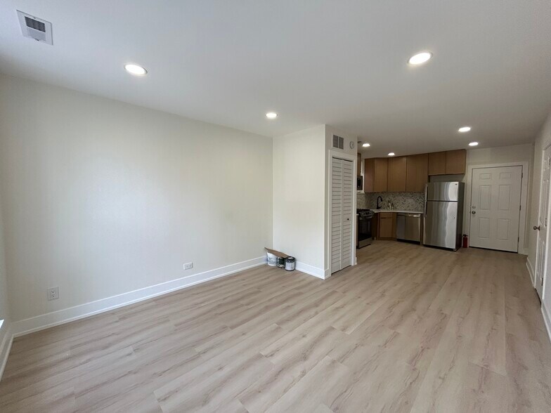 Building Photo - 1313 W Ohio St