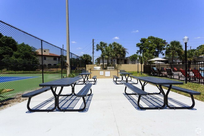 Outdoor Kitchen - Mizell at Winter Park  