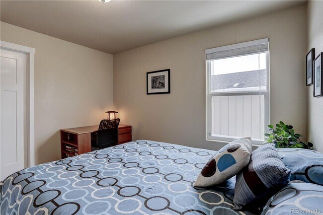 Building Photo - Beautiful 3 Bedroom 3 Bath Home Available ...